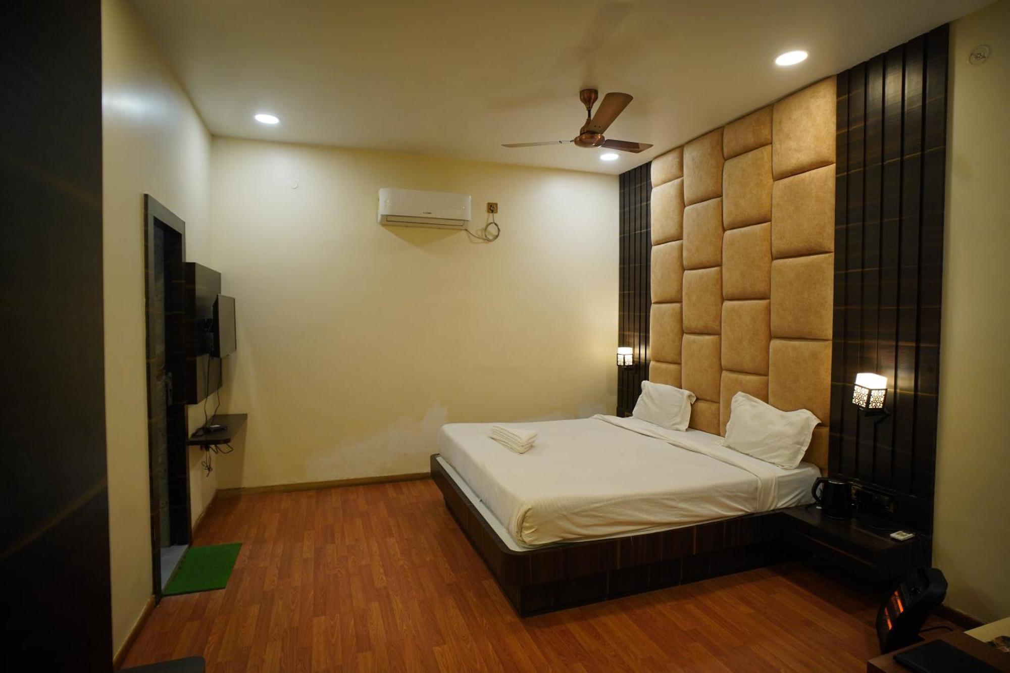Hotel New Grand Deoghar Eksteriør billede