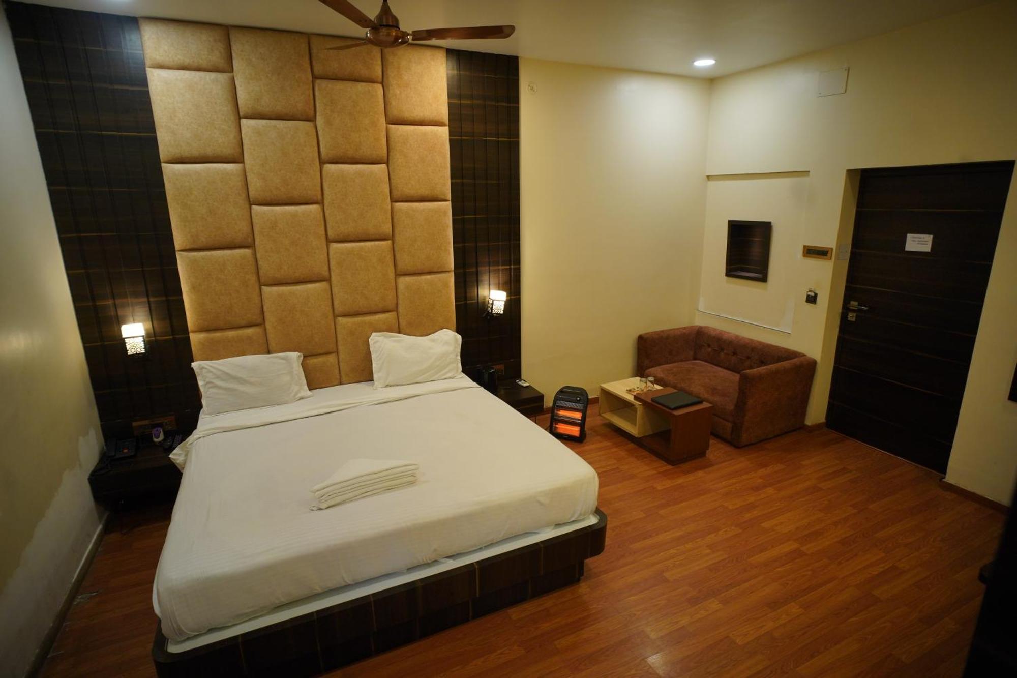 Hotel New Grand Deoghar Eksteriør billede
