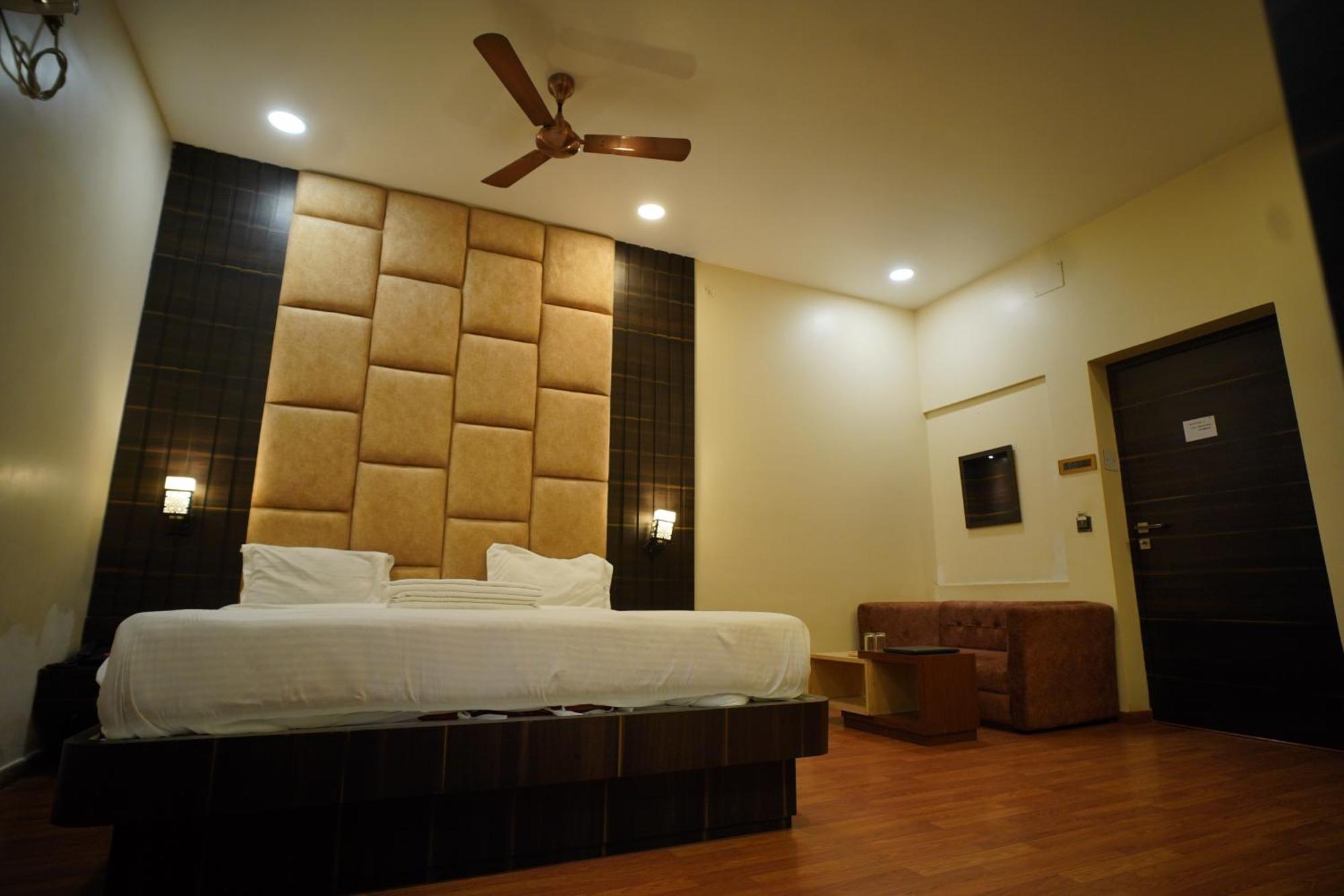 Hotel New Grand Deoghar Eksteriør billede