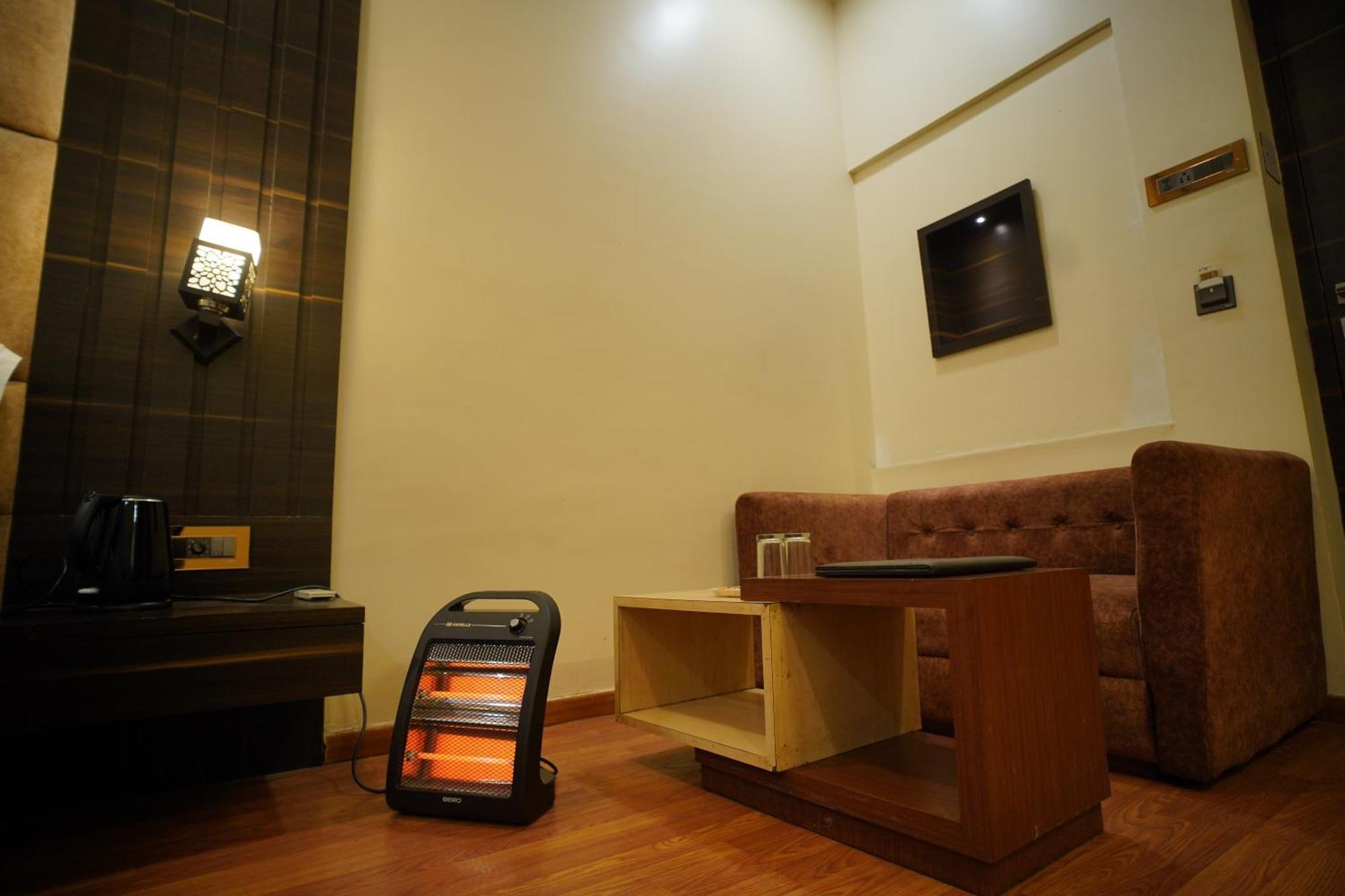 Hotel New Grand Deoghar Eksteriør billede
