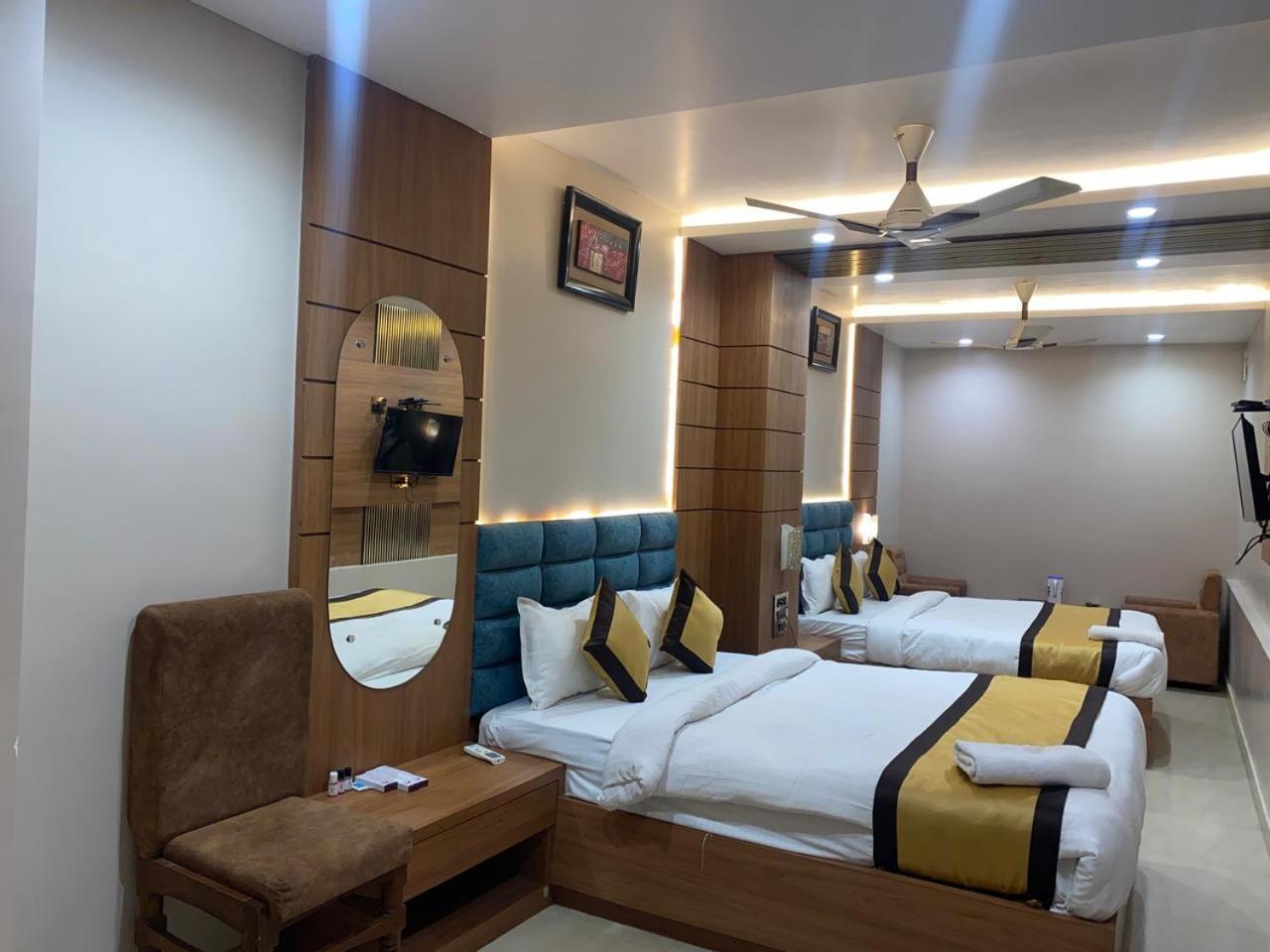 Hotel New Grand Deoghar Eksteriør billede