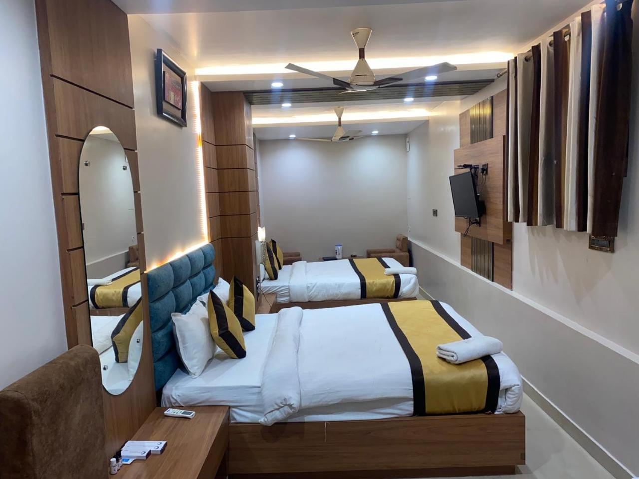 Hotel New Grand Deoghar Eksteriør billede