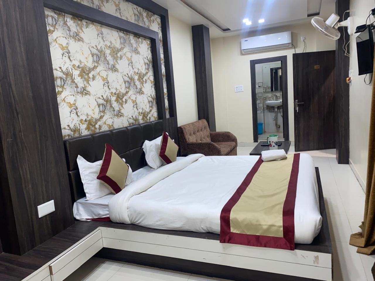 Hotel New Grand Deoghar Eksteriør billede
