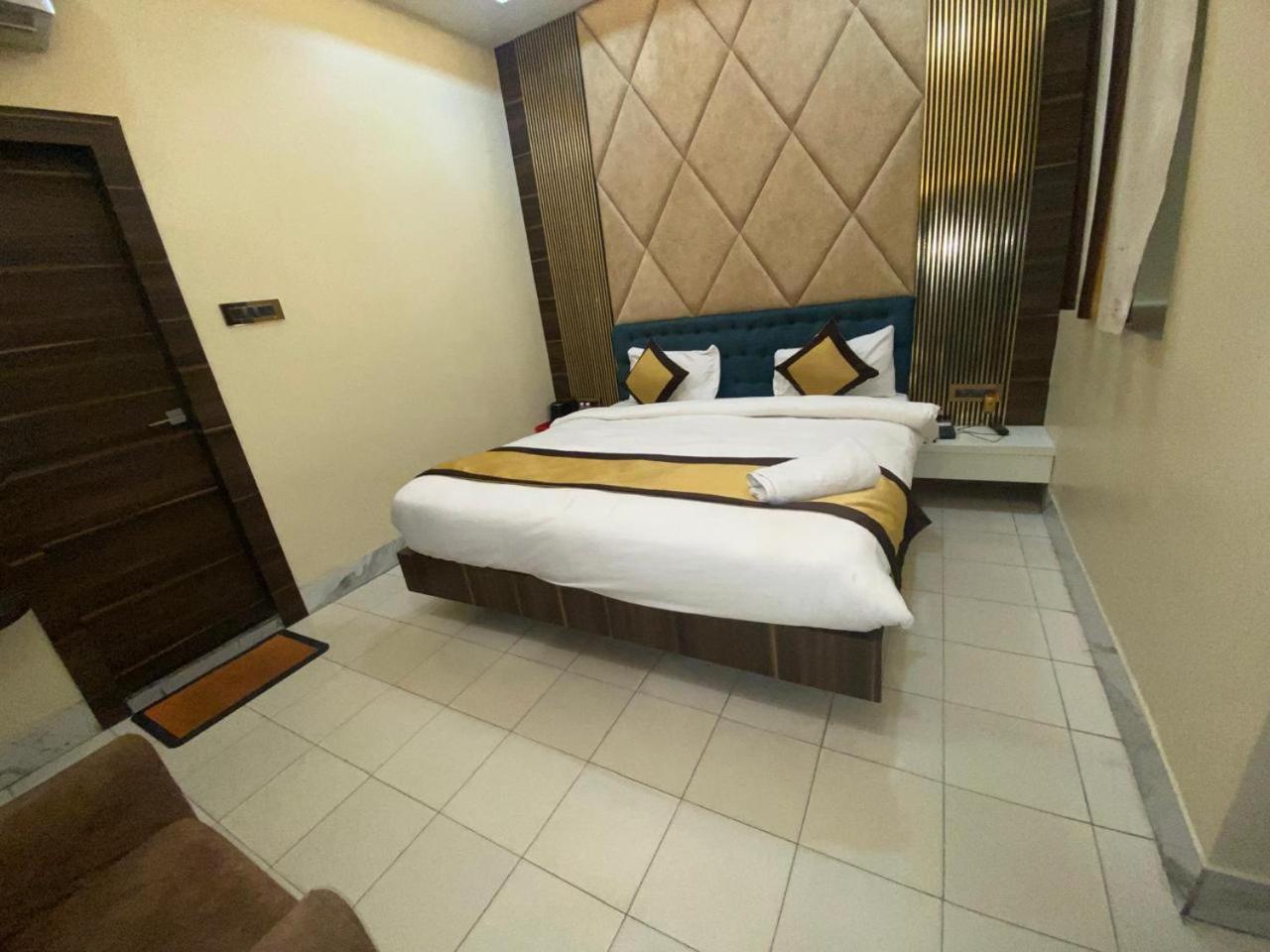 Hotel New Grand Deoghar Eksteriør billede