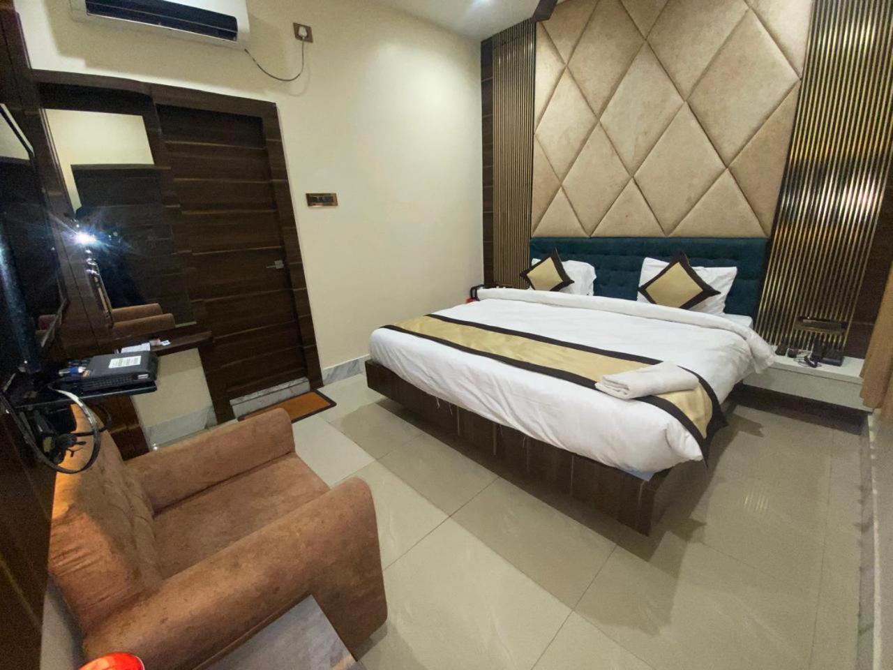 Hotel New Grand Deoghar Eksteriør billede