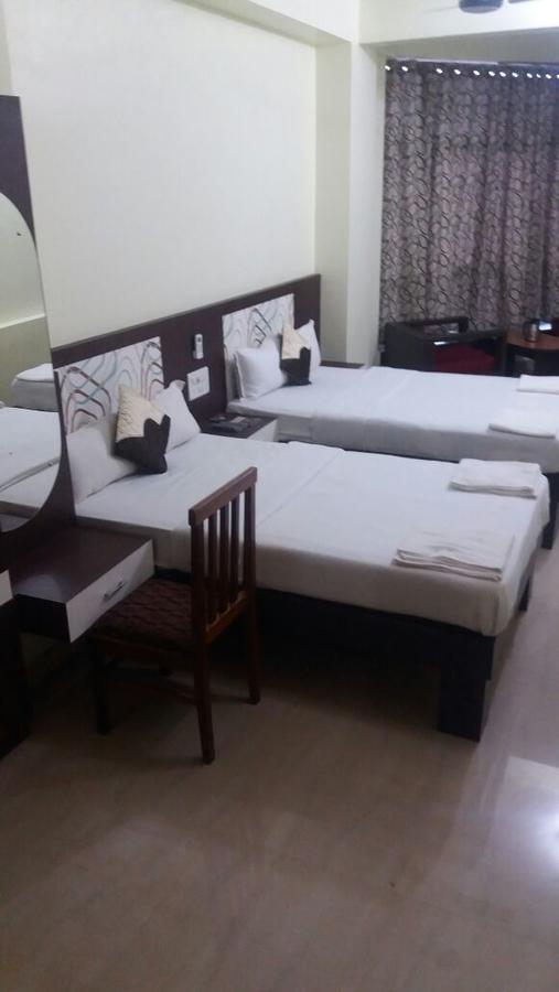 Hotel New Grand Deoghar Eksteriør billede
